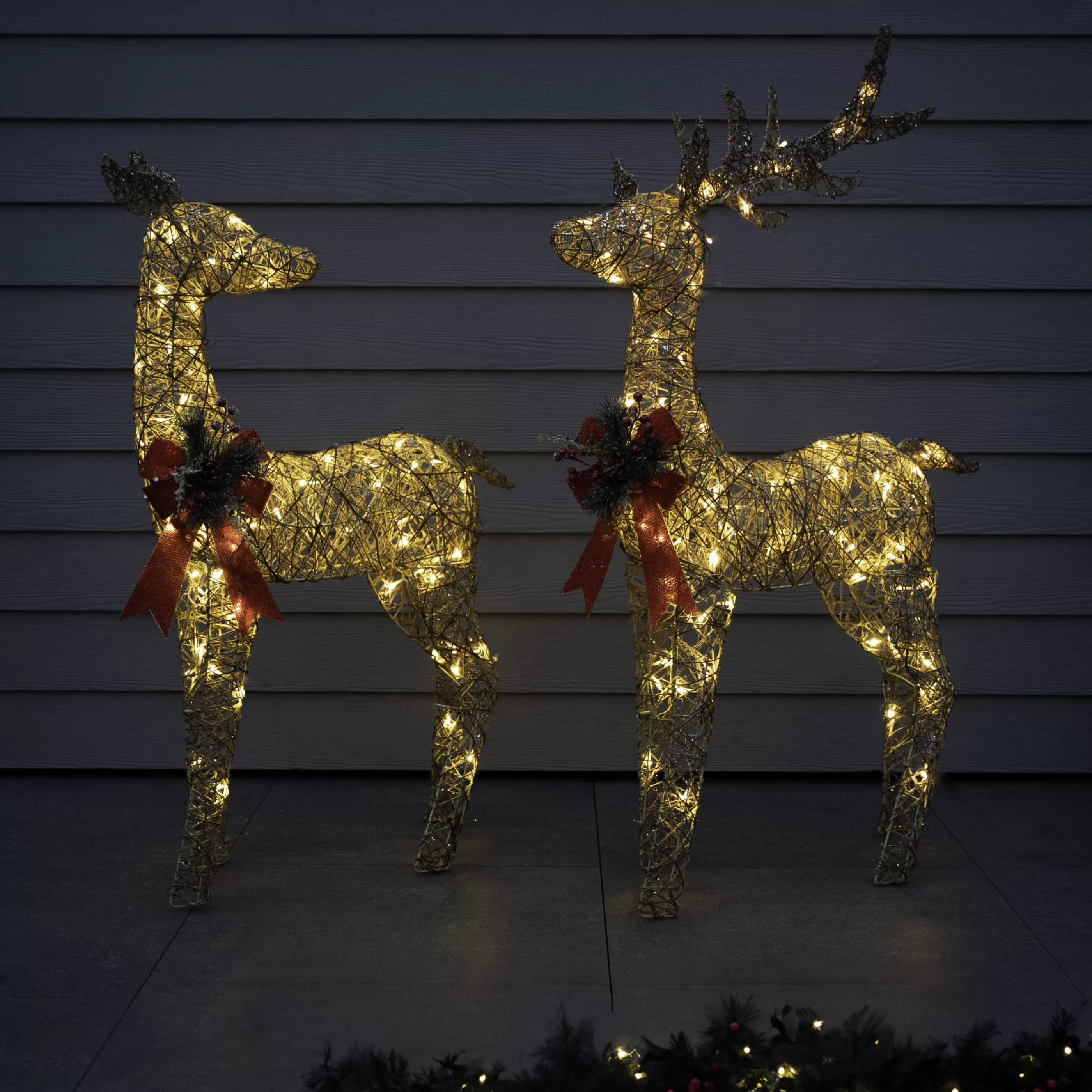 130Cm Gold Glitter Reindeer With 80 Warm White Led Lights*Christmas Land Clearance