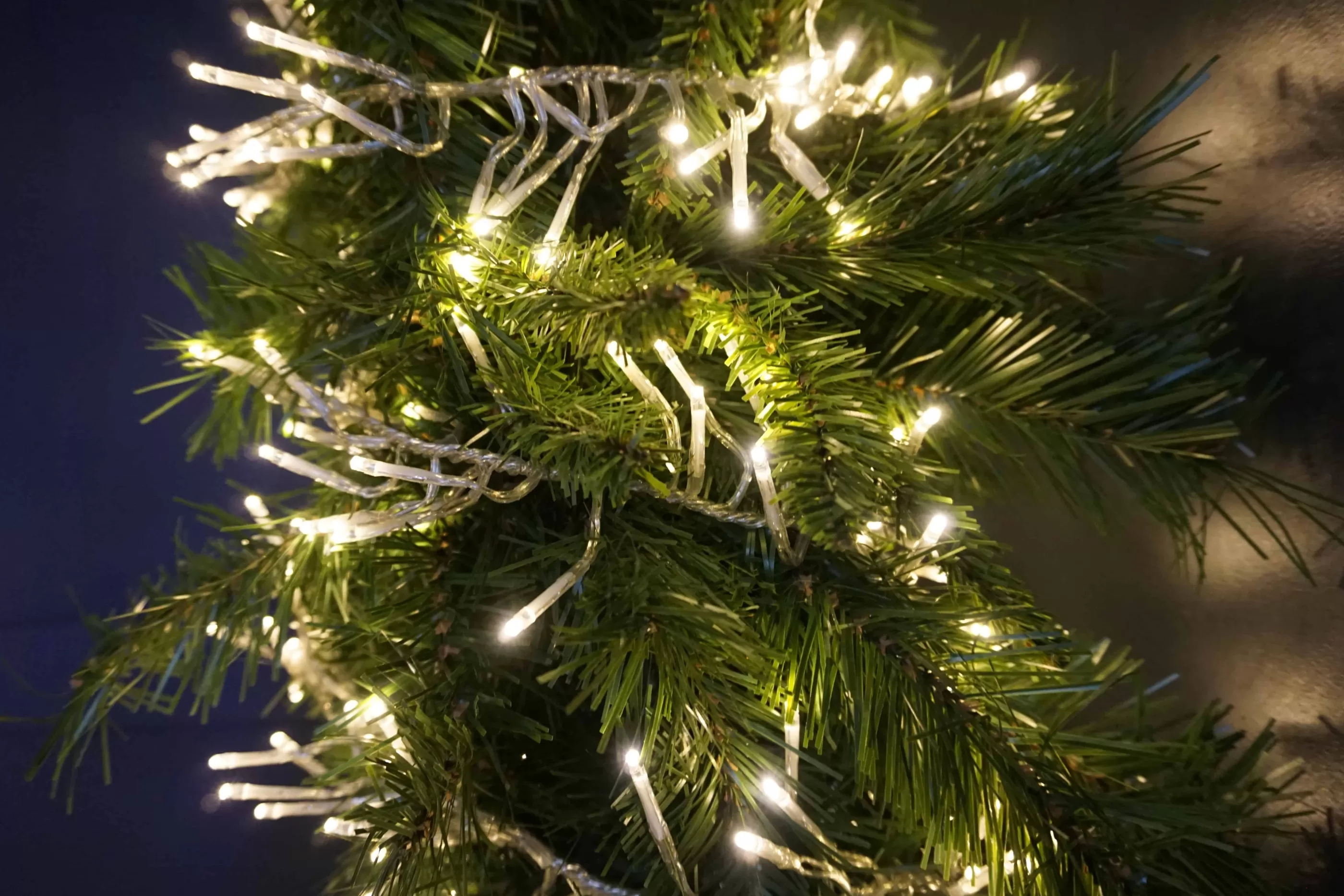 1512 Led Twinkle Cluster Christmas Lights Warm White Transparent Cable*Christmas Land New