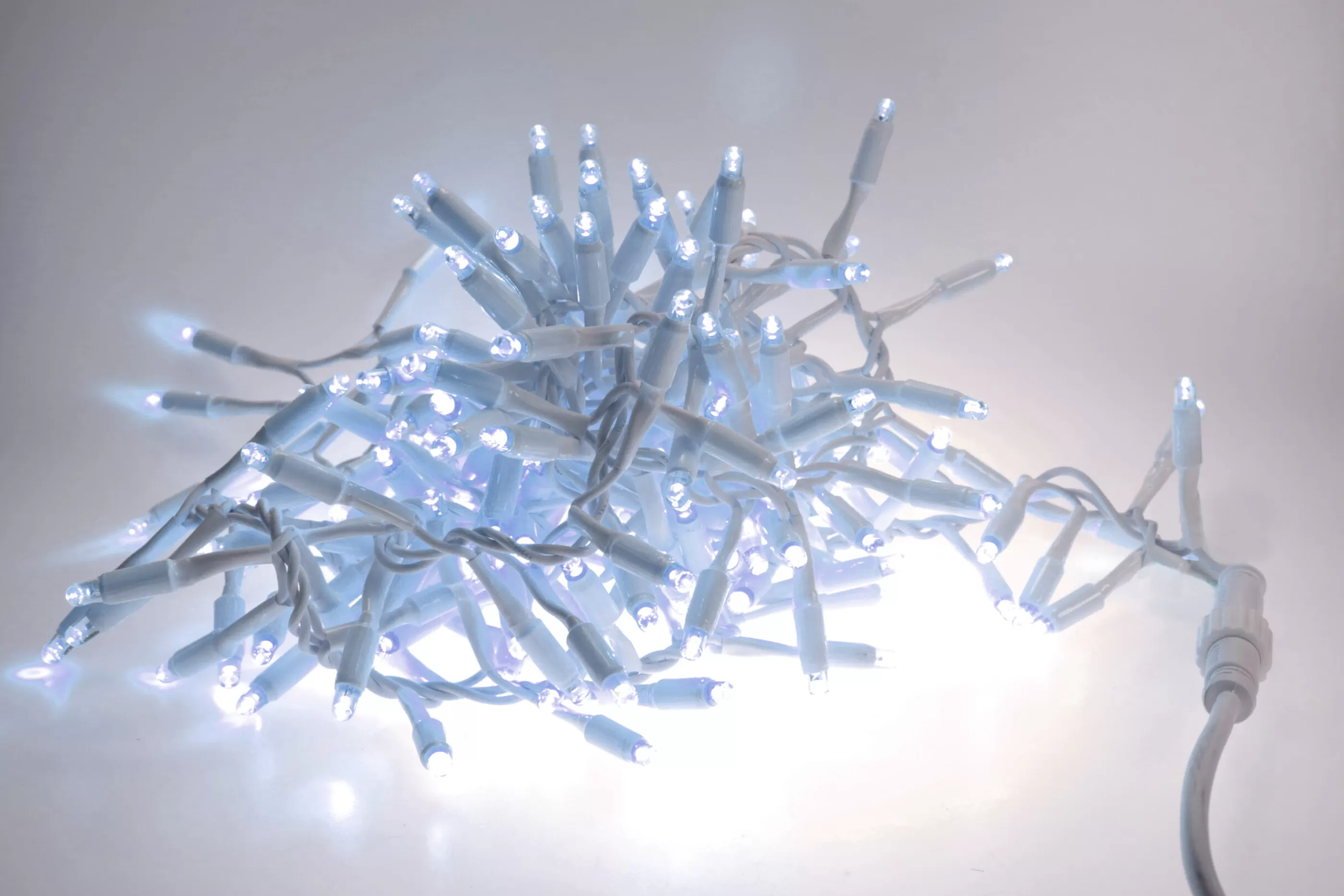 180 Led Xp Heavy Duty Connectable Outdoor Static Cluster Christmas Lights Ice White Fdl (3M)*Christmas Land Store